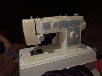 VINTAGE SEA MASTER SEWING MACHINE