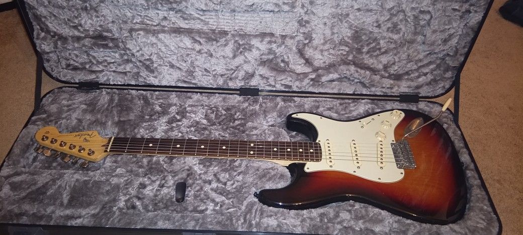 2005 Fender Stratocaster With New New Case