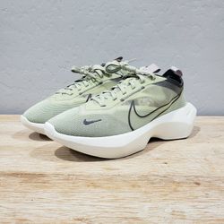 NIKE Women's Vista Lite Athleisure Sneakers (9.5) Olive Aura/White 