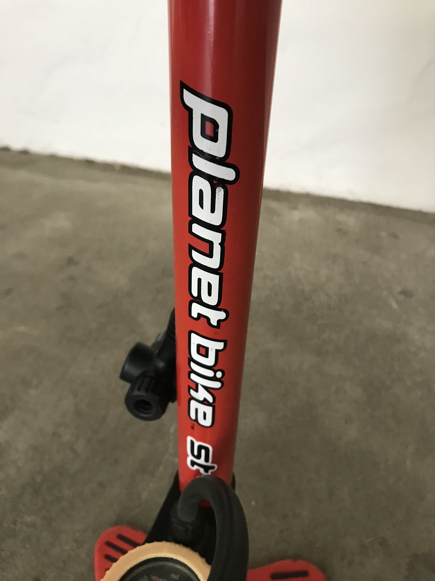 Planet bike bike pump