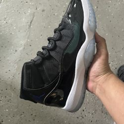 Space Jam Jordan 11 