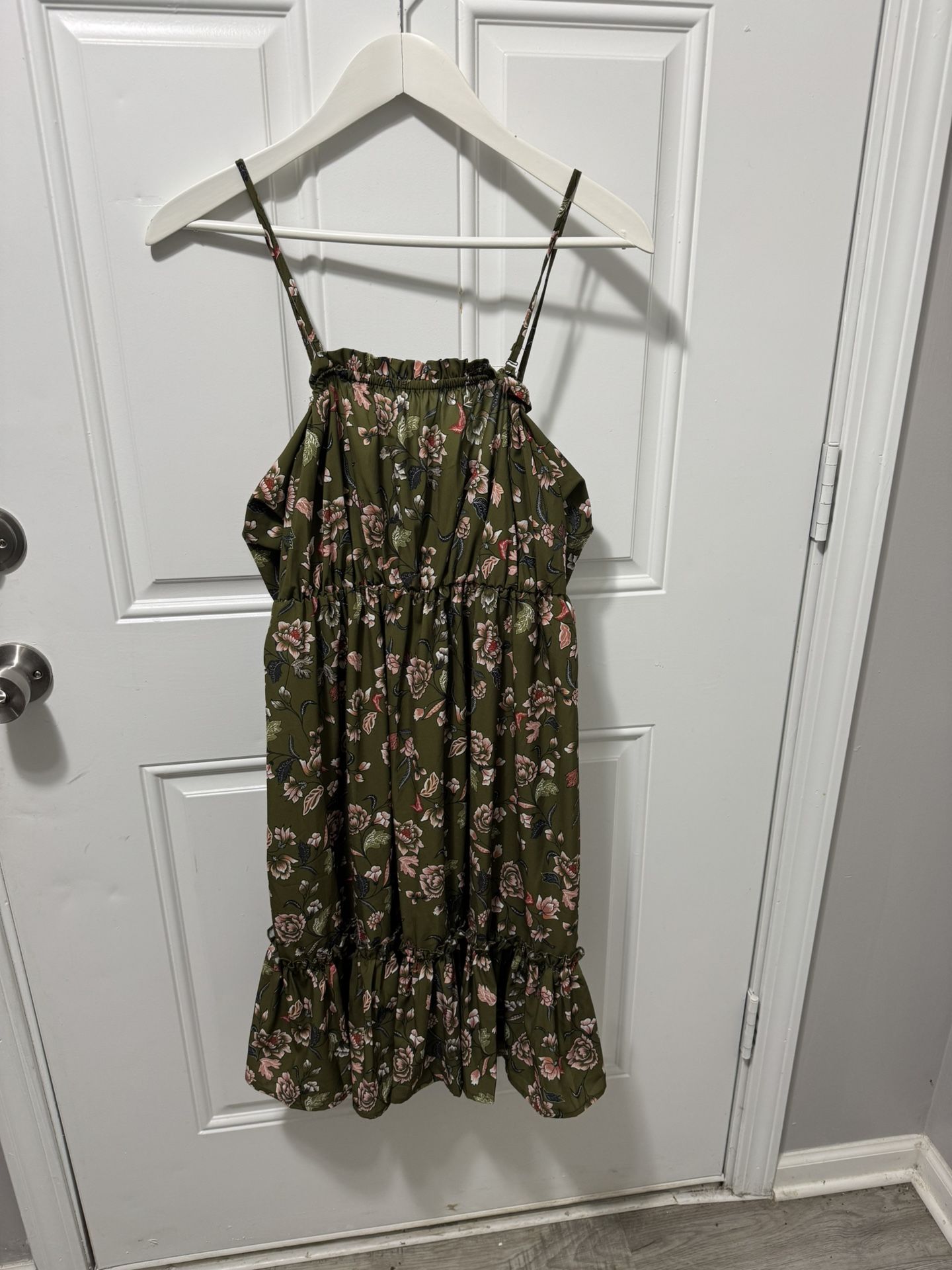 Army Green Pink Floral Dress Women’s Size Large.