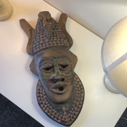 AFRICAN BEAD AND COPPER INLAID CRESTED MASK, BALUBA, CONGO, 20TH CENTURY, inlaid with copper colorful glass beads