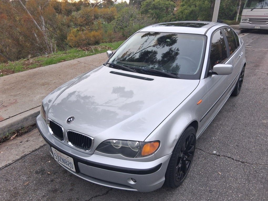 2004 BMW 325i