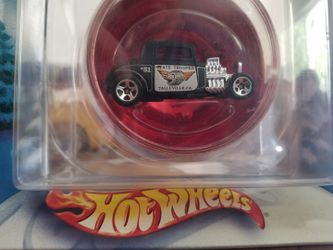 Hot wheel holiday decoration