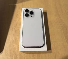 Phone 14 Pro 128GB Silver — Factory Unlocked, Like New