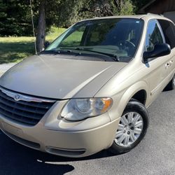 2005 Chrysler Town And Country