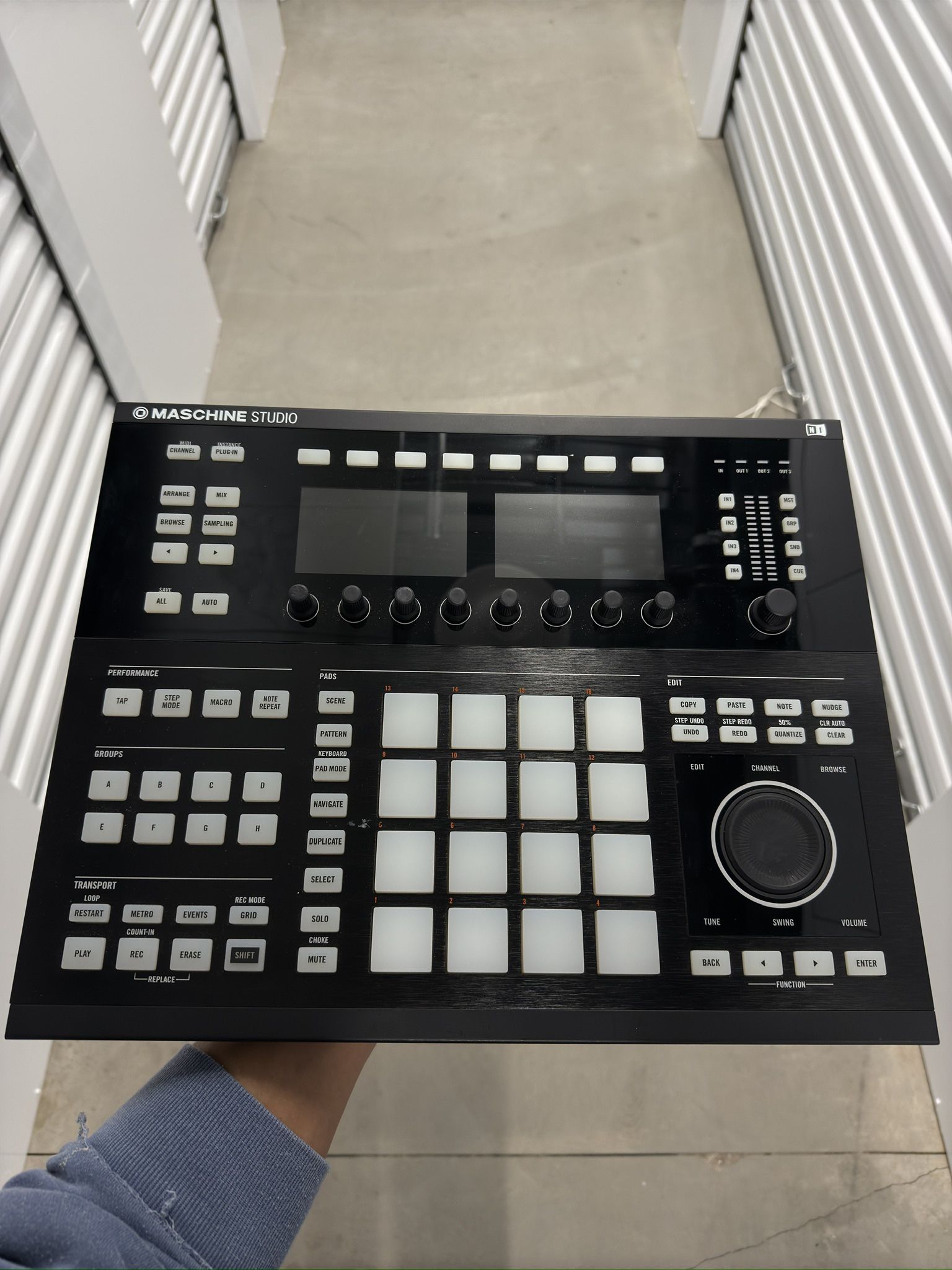 maschine studio midi controller