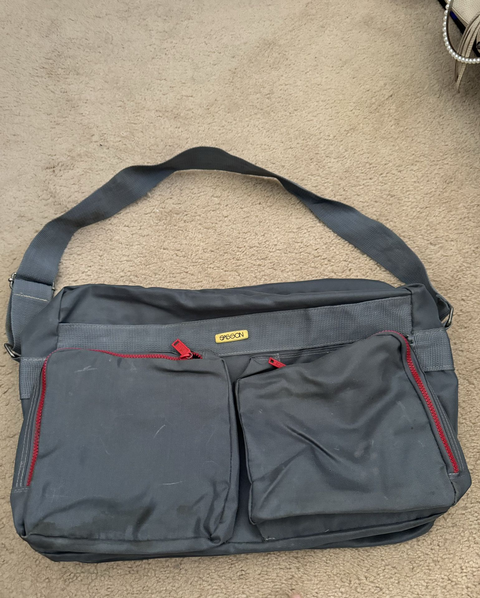 Sasson messenger bag