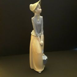 Zaphir Lladro Glossy Figurine Titled "Lady Leaning On Parasol", #536G/M