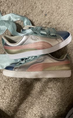 Women Puma Shoes 