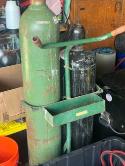 Oxy/acetylene tanks