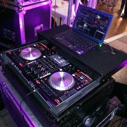 Númark Ns6 DJ Controller 