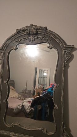 Vitage Style French Provincial Dresser and Mirror w/ Ornate Scrollwork