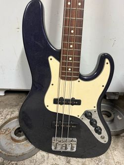 Fender standard jazz bass