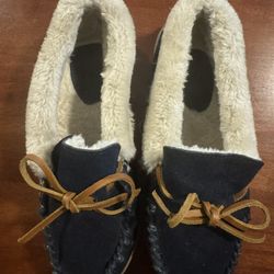 White Mountain Womens Moccasin Slippers Navy Blue  Faux Fur Slip On 6 M 