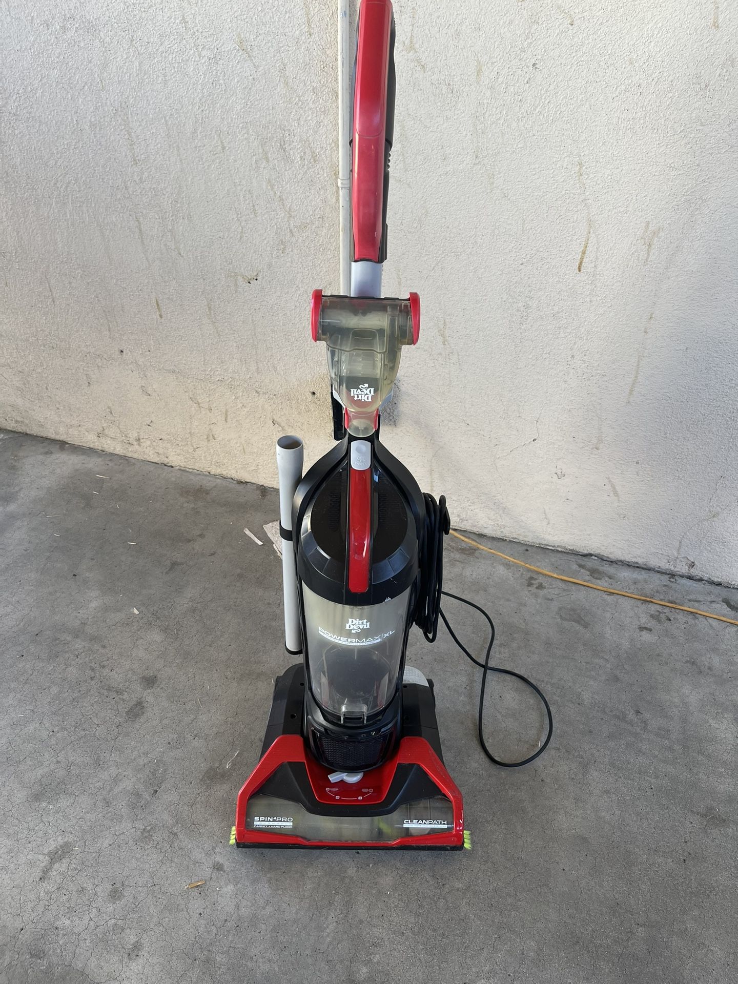  Dirt Devil Endura Max XL Upright Vacuum Cleaner, Bagless, Lightweight, 