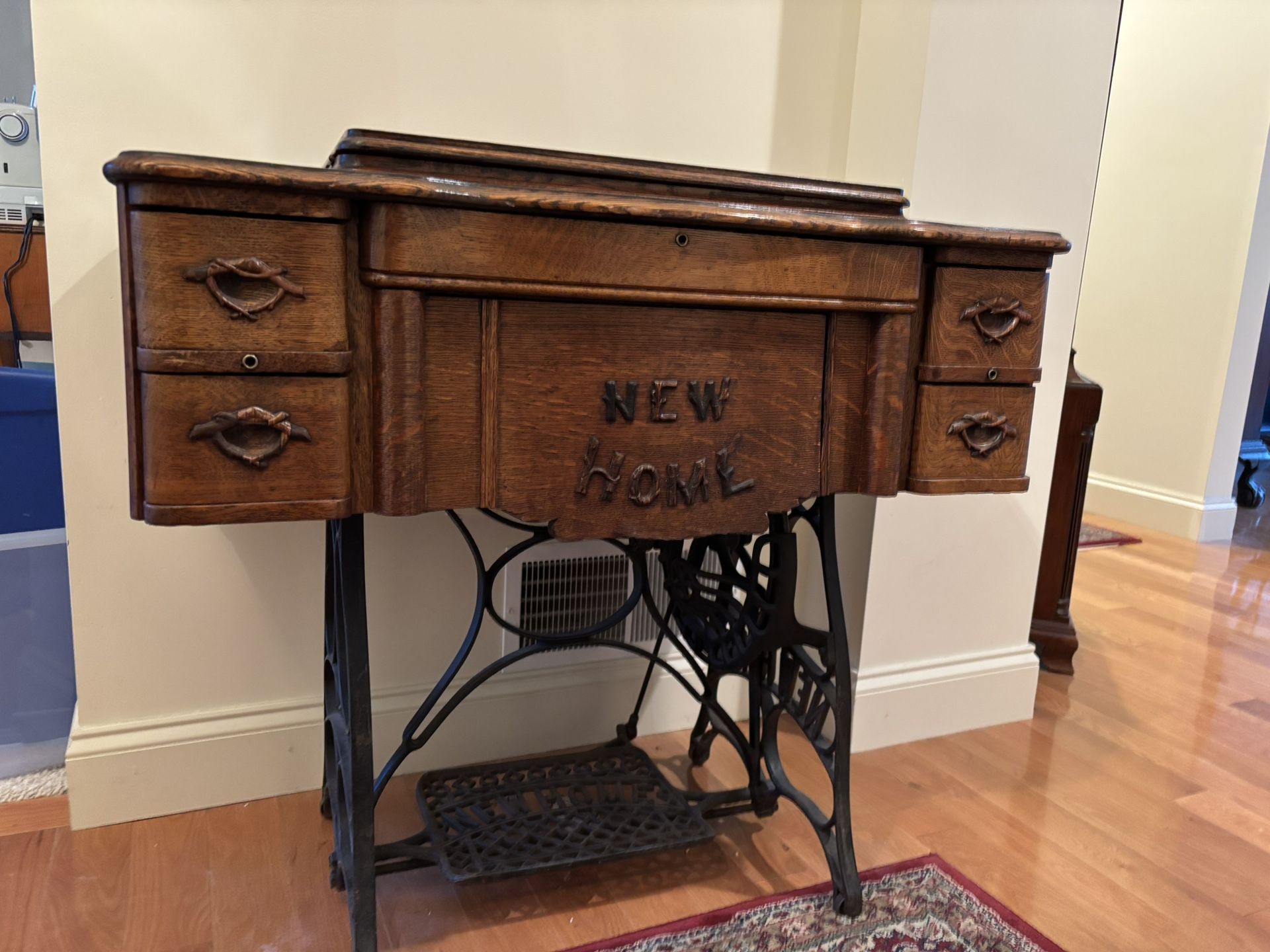 Beautiful Antique Sewing Table With Machine / Side Table
