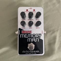 Deluxe Memory Man Nano Pedal