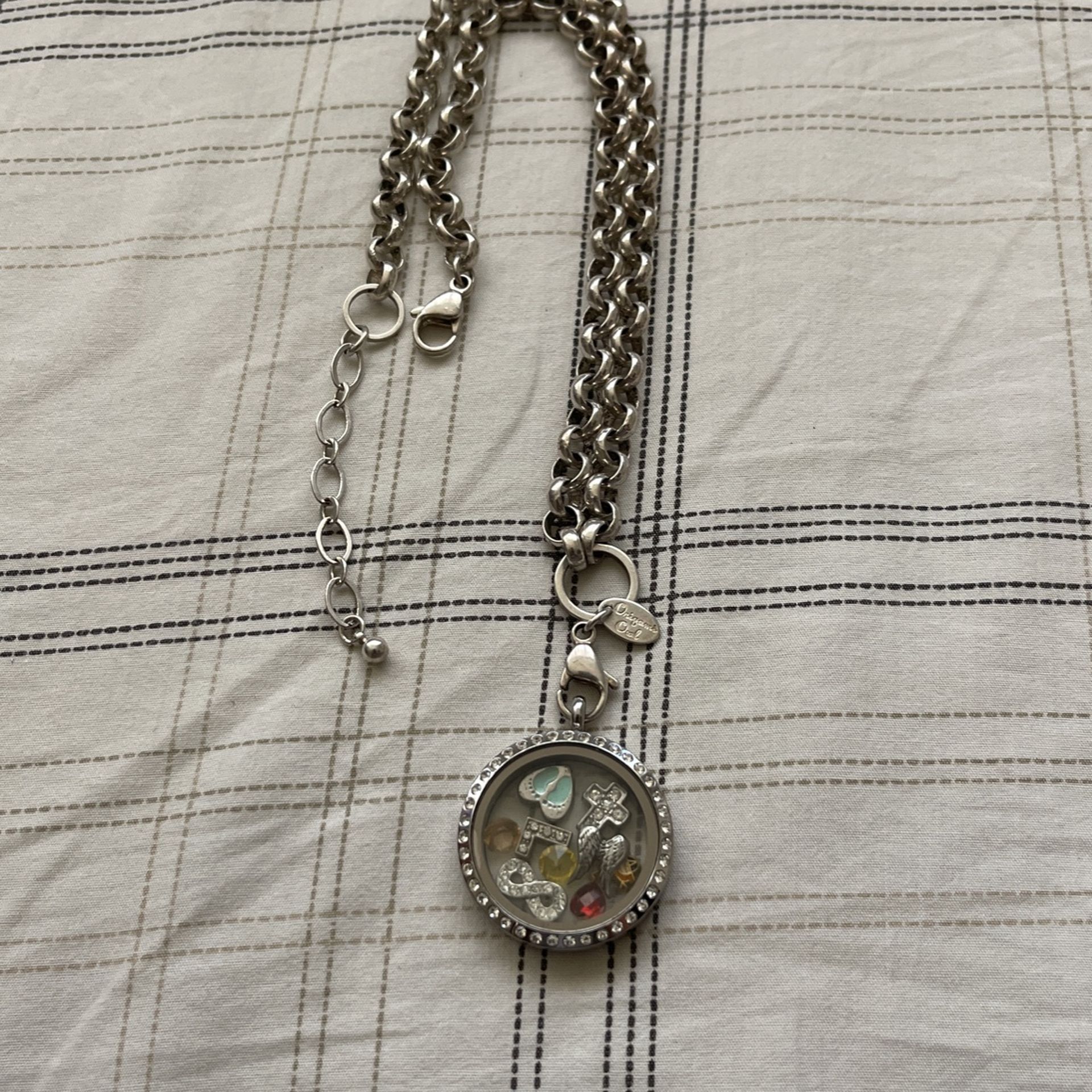 Origami owl Silvertone Necklace