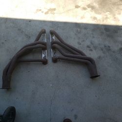 One Pair Of Headers For V-8 350 