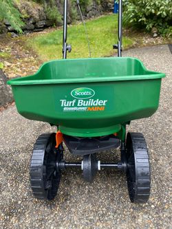 Scott’s Turf Builder Mini Spreader
