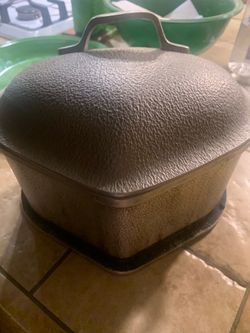 Antique Guardian pots (2)