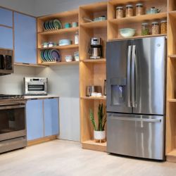 GE Large Refrigerator - Like New - Reading, MA