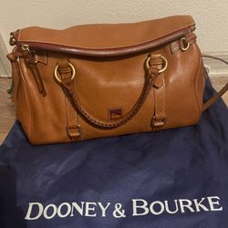 DOONEY & BOURKE PURSE