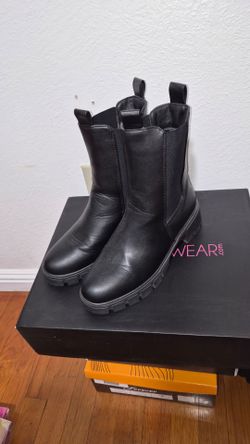 Woman Boots Lot (Size 9)