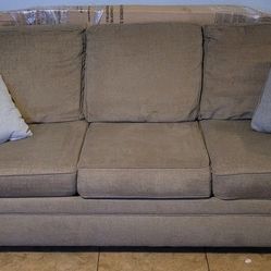 Sofa Super Comfortable and Cossy...