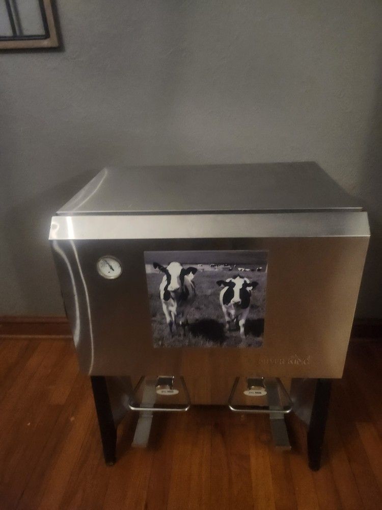 Silver King Commercial Milk Dispenser