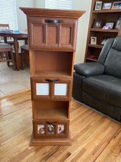 Photo album furniture holder
