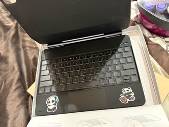ESR Bluetooth Keyboard Case for iPad