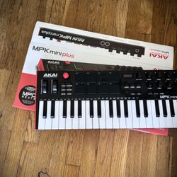 Akai MPK Mini Plus