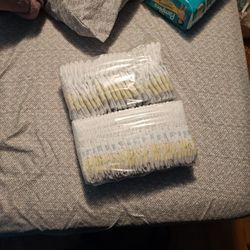 53 Pampers Swaddlers Diapers Size 1