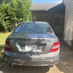 2011 Mercedes-Benz 300 C· Sedan 4D