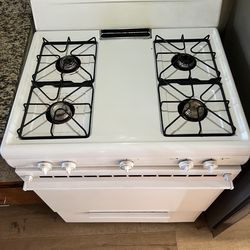 Gas Stove- moving sale- this weekend only $150 obo