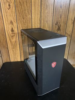 Get A Custom Desktop PC Build With This Stylish Glass Side Case! 