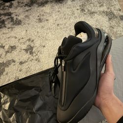 Shai 001 black size 10.5