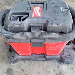 Milwaukee Cordless Vacuum M18.