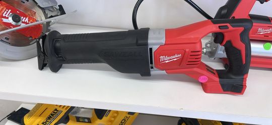 Milwaukee M18 Saw Zall