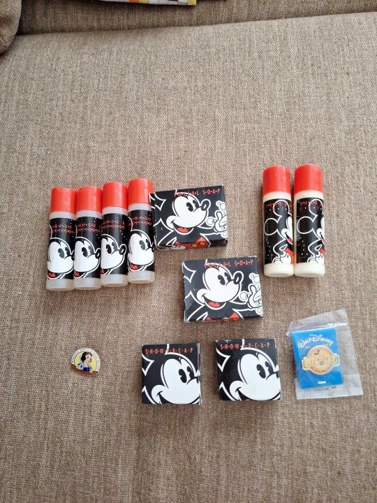 Disneyland Hotel Resort Mickey Mouse Facial Bath, Shampoo, Soaps Boxed & Pins