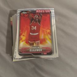 Random Lot Of 32 Basketball Cards