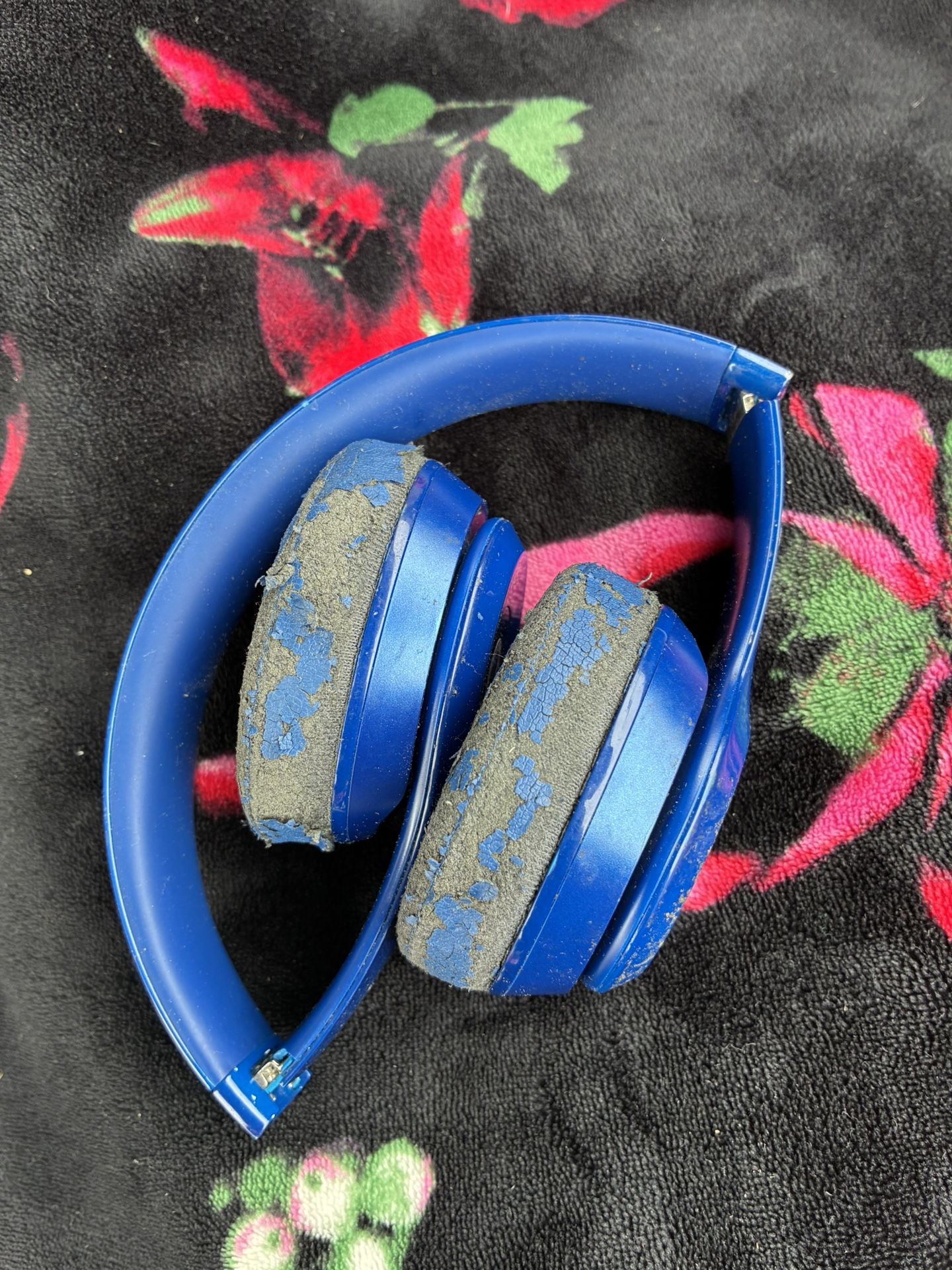 Beats Solo Wireless  Bluetooth Headphones
