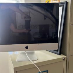 Apple Computer screens two And Apple Keyboard