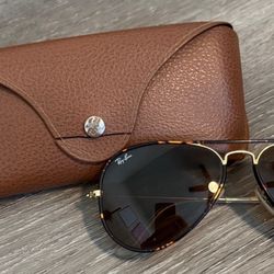 Women’s Ray-Ban Sunglasses