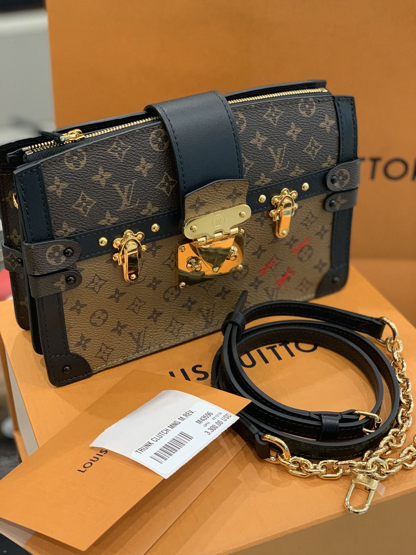 Louis Vuitton Clutch for Sale in St. Louis, MO - OfferUp
