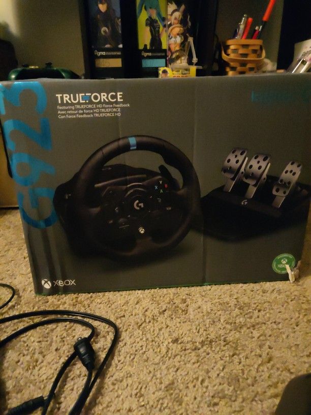 Logitech G923 Racing Wheel + Pedals + Shifter