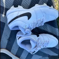Nike Boys Cleats! Great Condition!